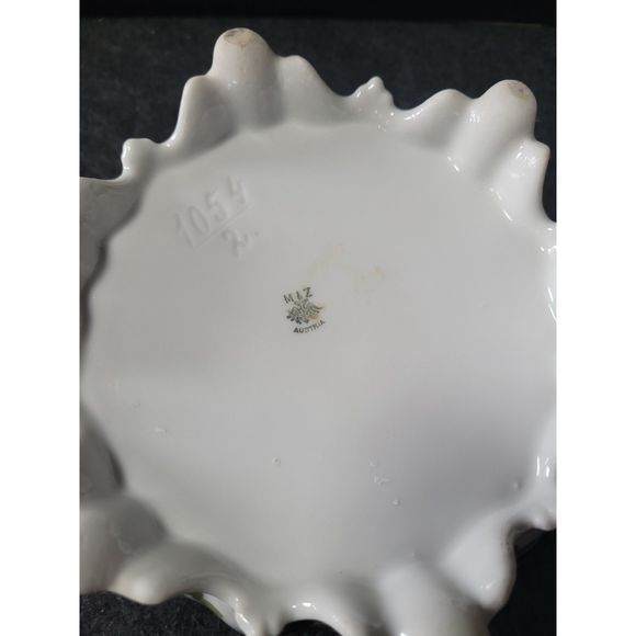 1884-1909 M. Z. Austria Porcelain Handled Bowl , Pink n Dk Pink Roses, Gold Trim - Picture 5 of 8